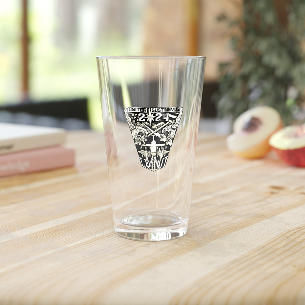 '24 Crest Pint Glass