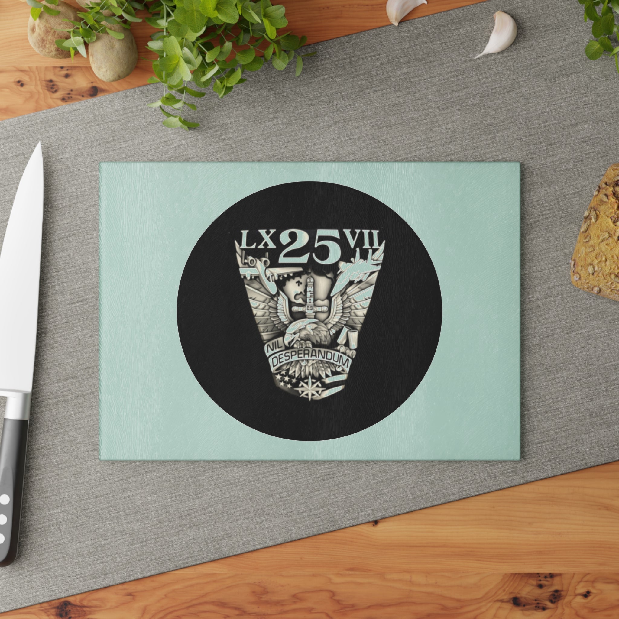 '25 Glass Cutting Board